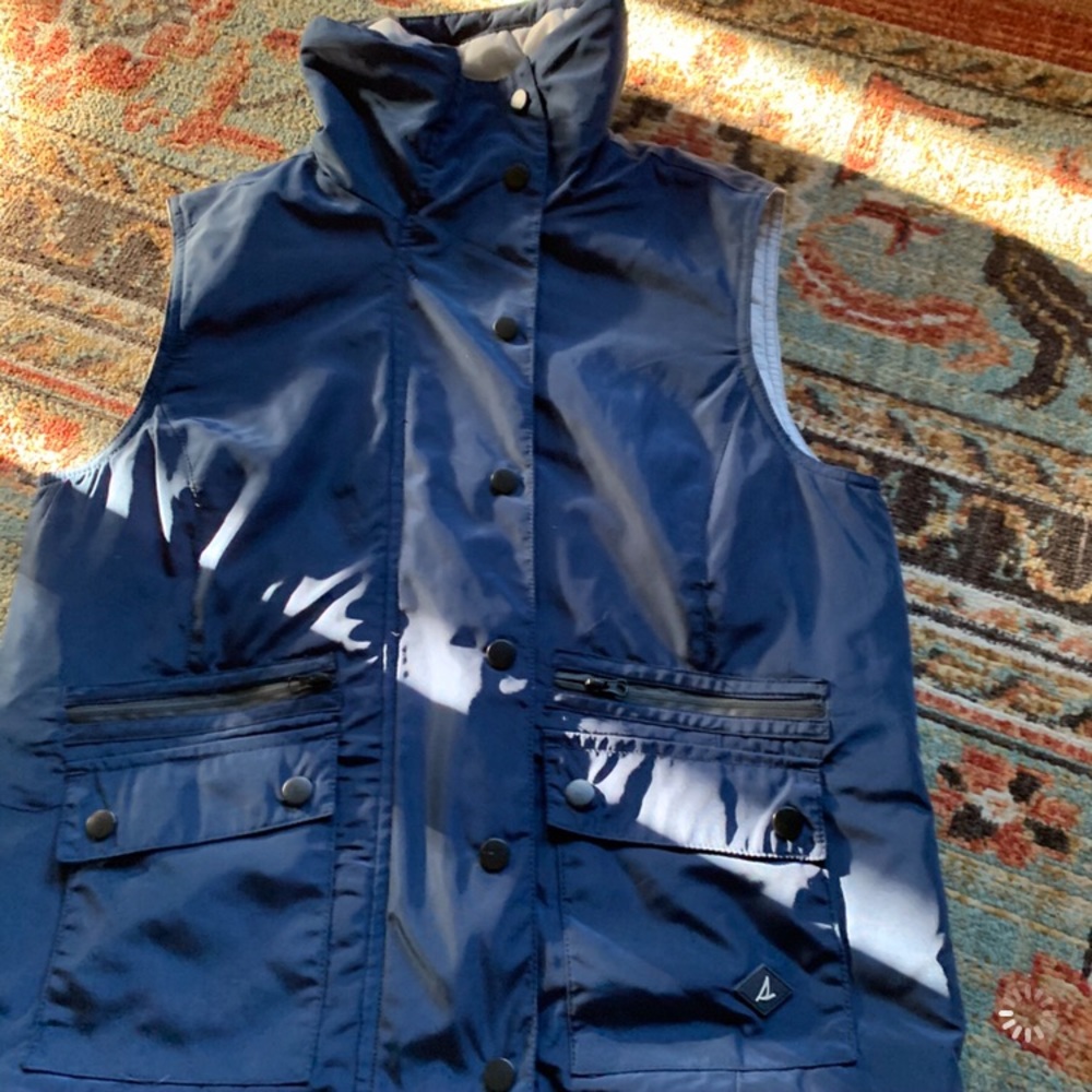 navy sperry vest